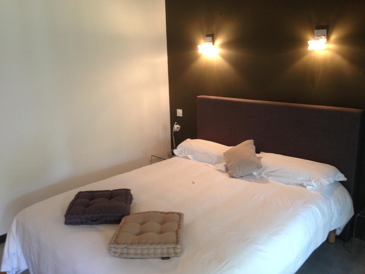Bed and Breakfast Domaine De Giron Moulis-en-Medoc Экстерьер фото