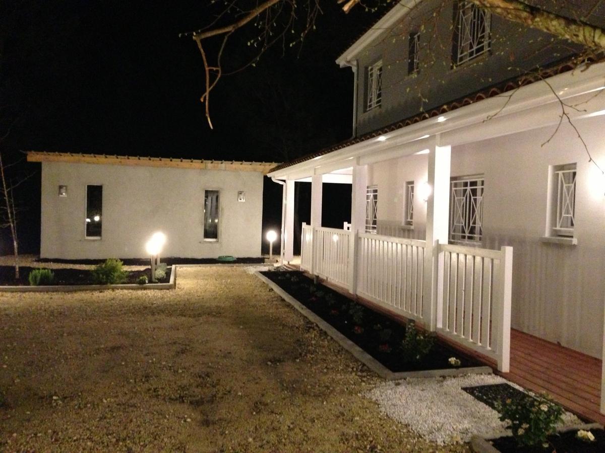 Bed and Breakfast Domaine De Giron Moulis-en-Medoc Экстерьер фото